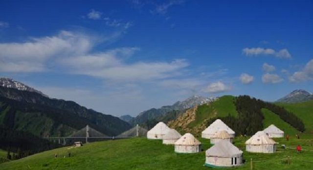 新疆伊犁，西北部的伊甸园，中国的普罗旺斯