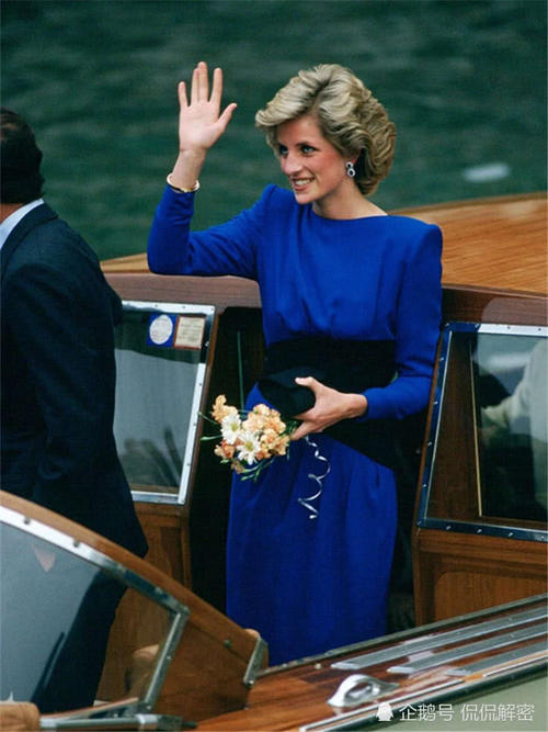 有一种美叫戴安娜王妃，世间竟有如此经典的时装造型