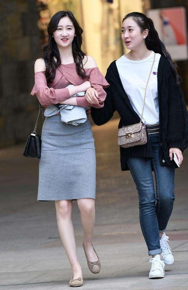 街拍美女:小姐姐的侧颜真的好好看耶!清纯又性感你们说是不是呀