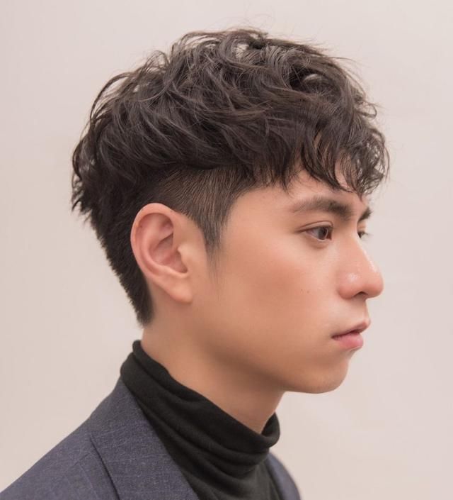  「显得」25岁左右的男生，别剪锅盖头！试试几款发型，真的很帅气