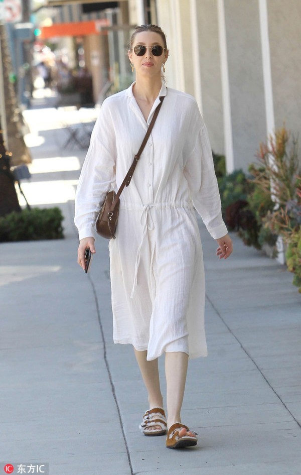 夏季都在穿得连衣裙 搭配这双鞋才能舒适又时髦