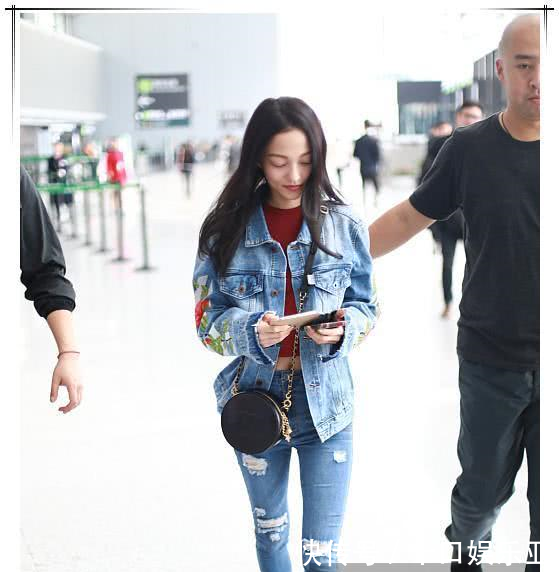 110斤蒋欣与85斤张韶涵同穿紧身仔裤，网友看完瞬间不敢吃饭了