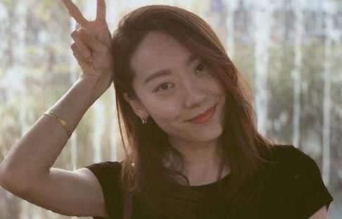  『看中』27岁被周星驰看中，两度力捧不红，为什么鄂靖文是最失败星女郎？