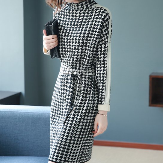 以前入秋，老婆总穿上衣+长裤，现在越来越会了，换这裙美瞎我眼