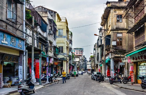 中国最不给力“经济特区”，跟深圳一起设立，如今人才往广深发展