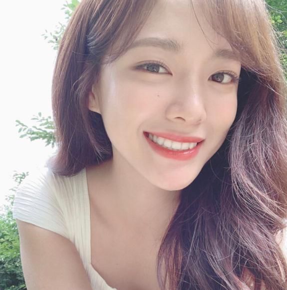  双下巴@男生心目中的微胖女孩，这3个部位不能胖，否则异性缘直线下降！