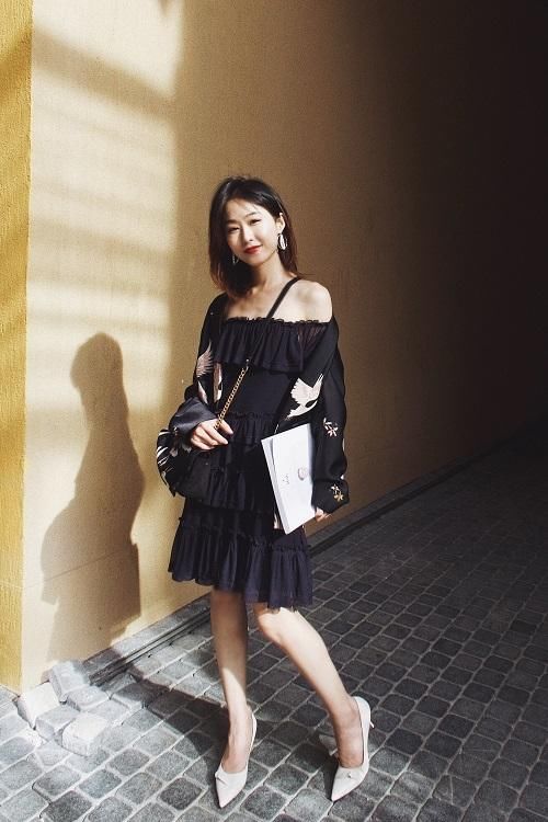 百思图x唯品会电视同款，艾若曼完美演绎职场轻熟风