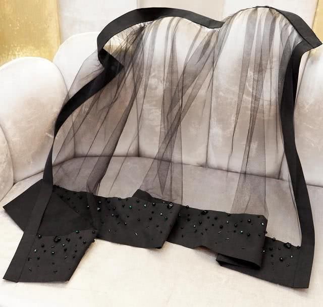  「网纱布」缝制一条半透明网纱裙，学会用这个小技巧，就能轻松变成时髦裙子