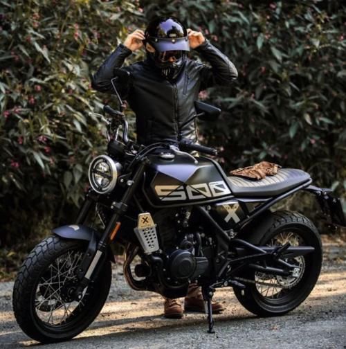  「GK500」又一国产500双缸复古车高金GK500亮相，网曝售价约35万元之间