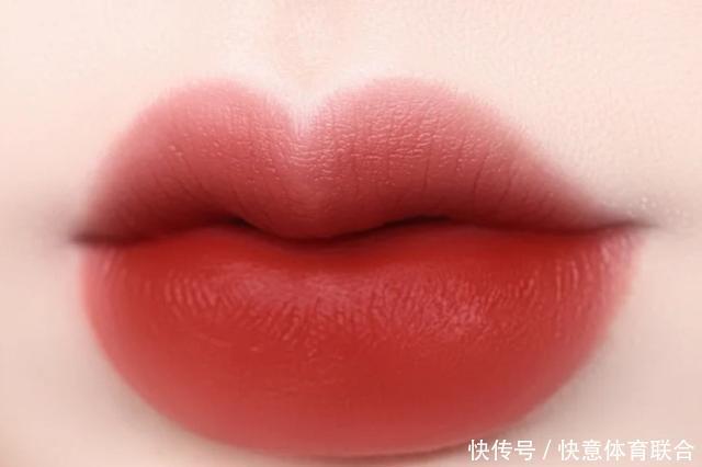 『女生』驾驭不住口红的3类女生,再贵的口红涂起来也像假货,太无奈!