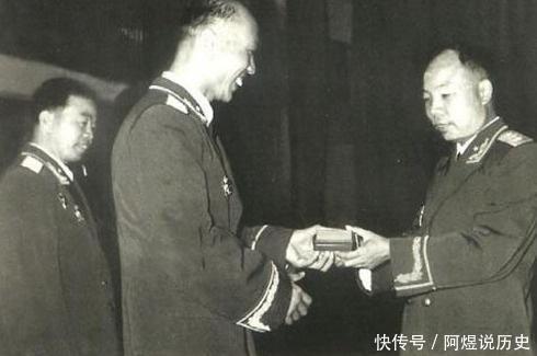 他是江西籍开国将军，主政中国最大的省长达20年，官至副国级！