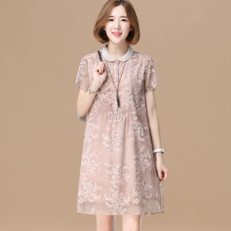 不得不说:头次见到如此美的“秋裙”，提倡34-56岁女人多穿