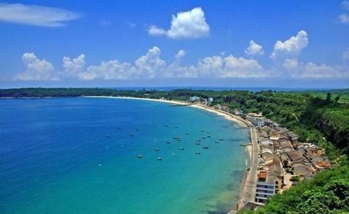 中国海鲜最便宜的城市，景色海滩不输三亚，游客：不想去第二次