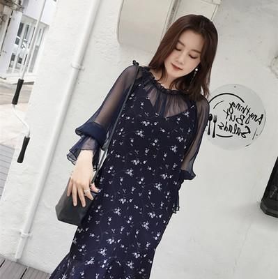 “高级脸”配“冷淡风”裙，凶凶的性感诱惑