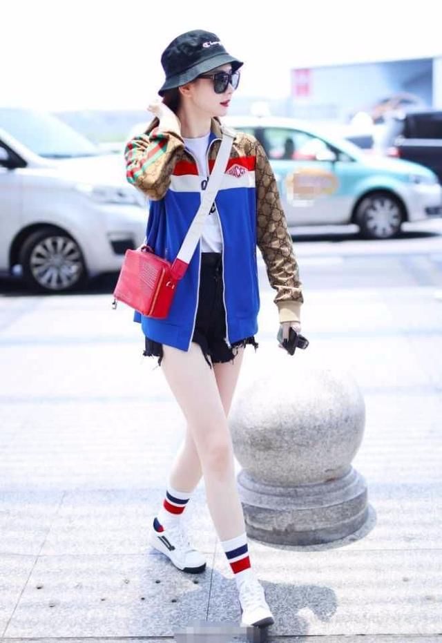 女星同穿运动服，蔡依林性感外露，戚薇长腿撩人，宋茜接地气！