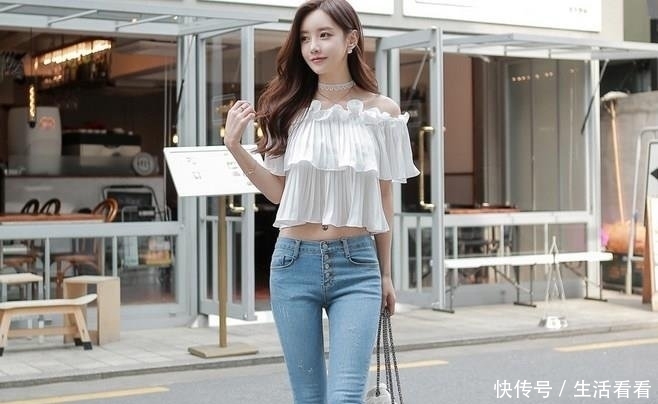  「美女」娇小可人的牛仔裤美女，在细节中彰显美，更加优雅显气质！