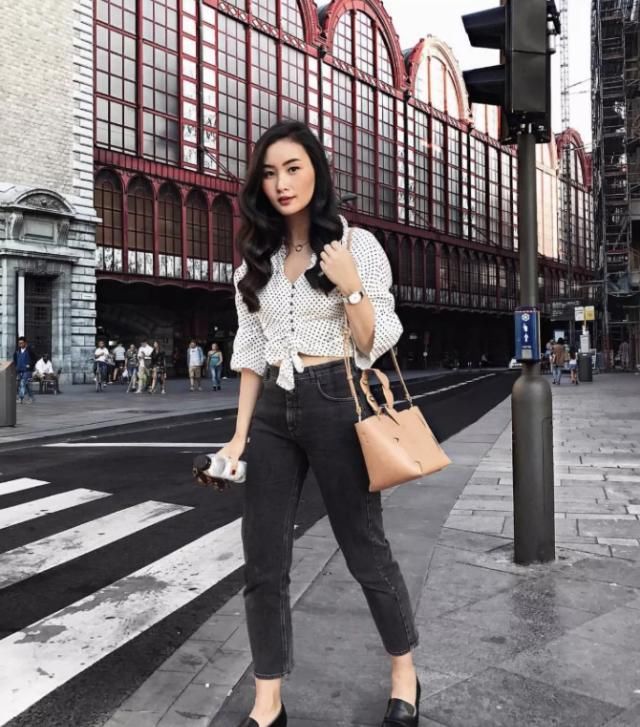  「圈粉」身材矮小样貌平平，158cm亚裔博主凭借一衣多穿，圈粉小个子