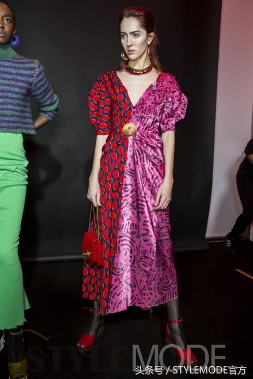 错视感的双拼印花才是今夏秋冬的最新流行指南！