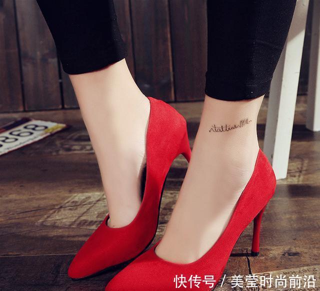 尖头细高跟，姿势优雅有时尚，但是不同的高跟鞋才会是最美丽