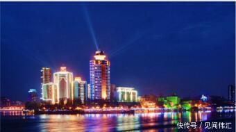 四川的一个城市, 全世界闻名, 明年有望合并为“特大城市”