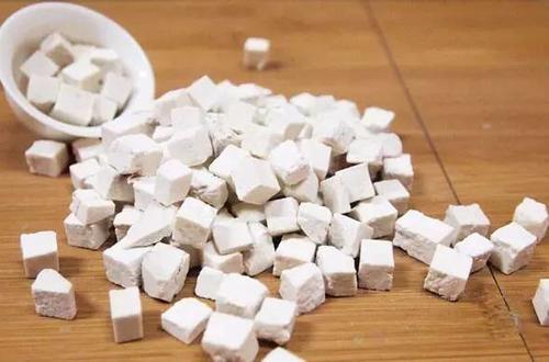 大妈巧用,三个祛斑小妙招,不反弹更年轻