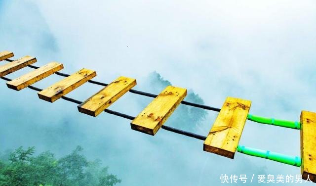 抖音上超恐怖的玻璃桥原来在这里,去过游客都表示后悔,你敢玩吗