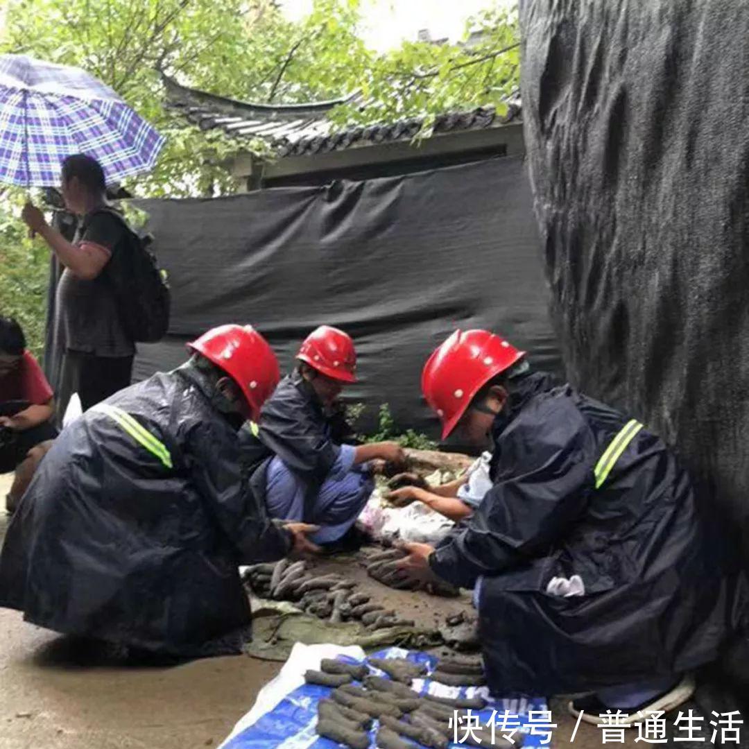  「竖立」安徽第一座跨江输电塔爆破拆除，竖立江边60年，高达113