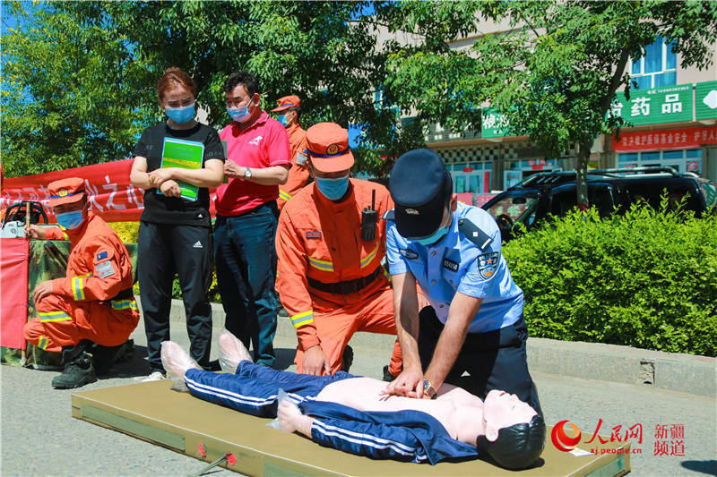  「防火」新疆伊犁森林消防：将防火足迹布满“古道”霍城（图）