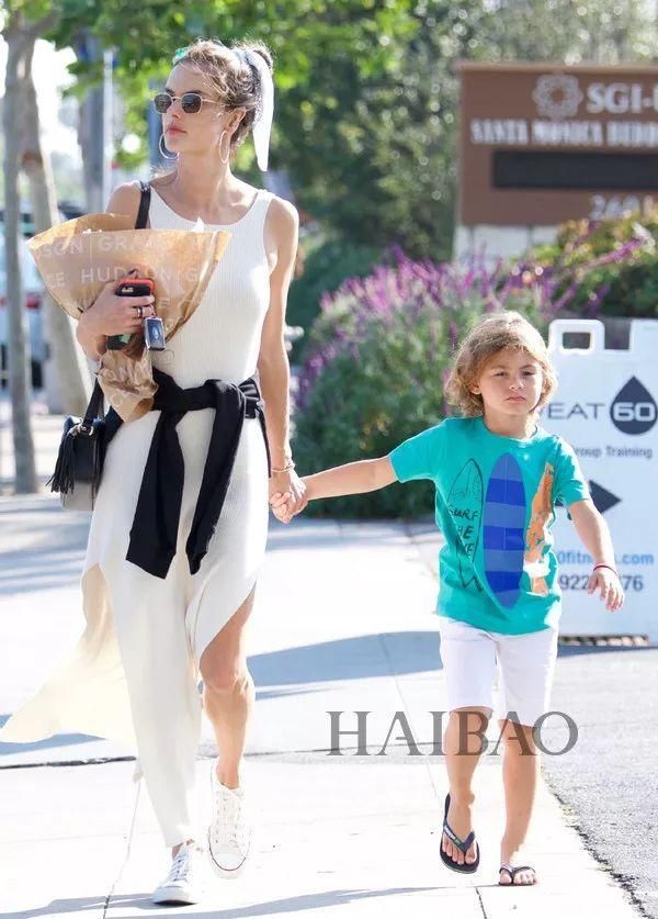 发胖遭群嘲的刘亦菲美回来了?赵薇这次是真瘦了……