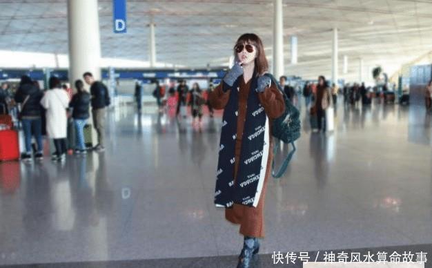 [ 焦糖色]穿焦糖色套装女人味十足, 网友： 不信你已经51岁了!，周海媚现身机场,