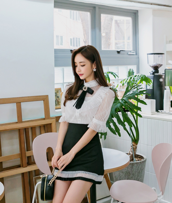 女神孙允珠，百合絮花礼赞公主丝带小洋裙