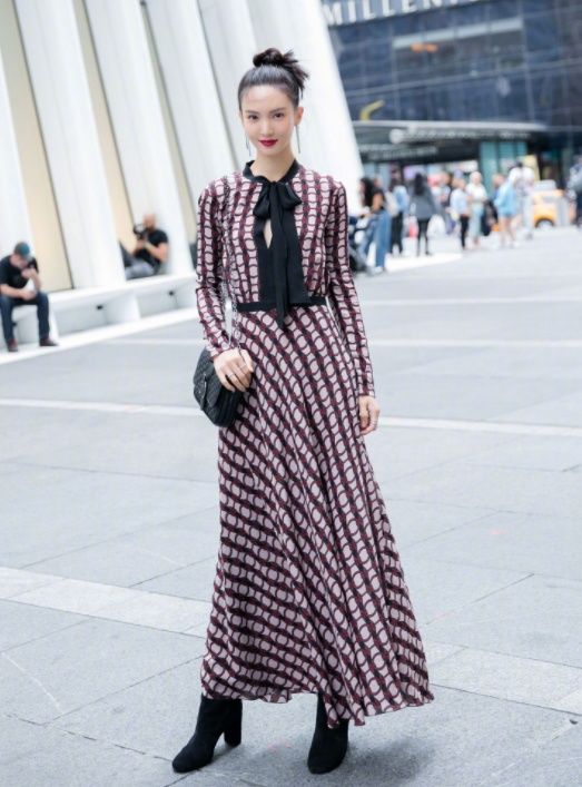 吴昕、金晨齐聚时装周同台看秀，网友:吴昕赢了!