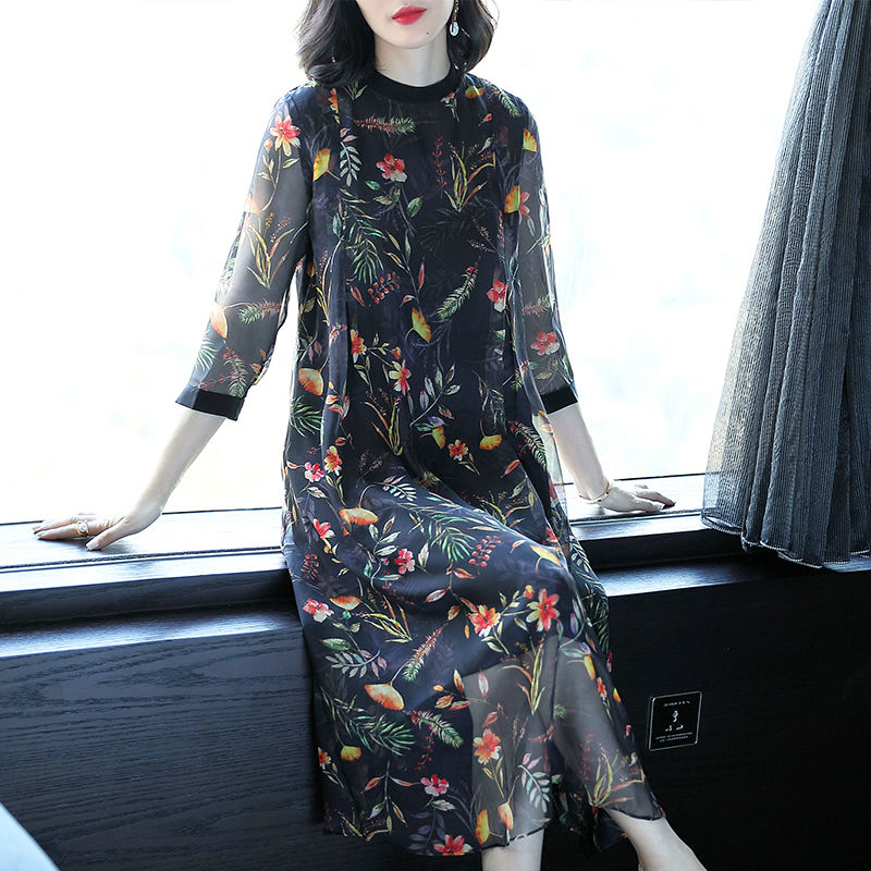 有一种洋气叫“秋裙”，有一种精致叫“丝绒”，简直美得令人窒息