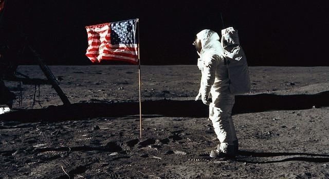 登月：神秘“蓝光”掩盖了什么真相？，NASA“粉碎谣言”公布登月照片