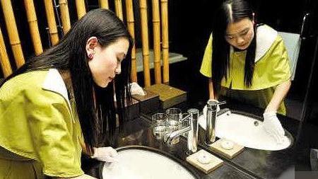 月薪过万的“试睡员”，为何没人愿意干？辞职者诉说试睡隐情