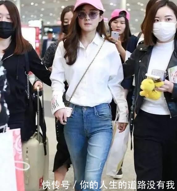 赵丽颖裙子上的3个字亮了,5个赵丽颖4个假,你是她的真爱粉吗