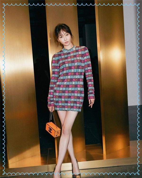 当白百何与毛晓彤同穿针织格纹裙，才知道保守和豪放差距有多么大