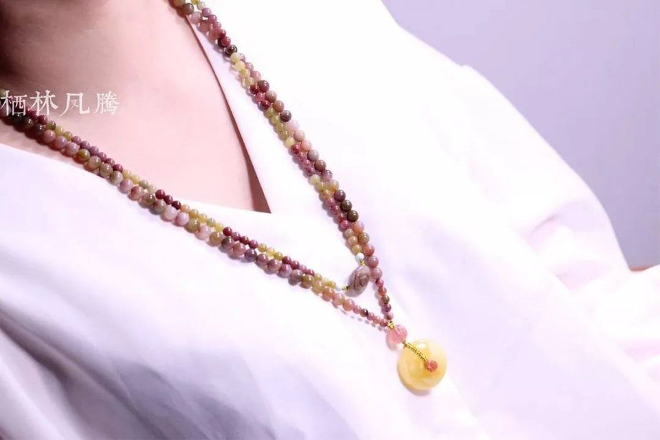 你真的会戴项链吗?献给精致女人的小秘密……