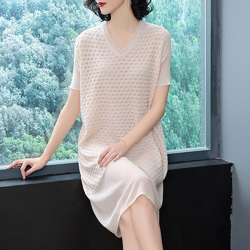 好身材别藏着掖着,夏天就穿蕾丝款“透透裙”,若隐若现才更迷人