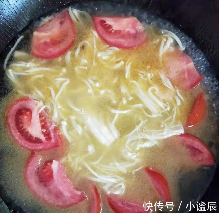  『变细』西红柿和它一起煮，隔三差五吃，美白淡斑排宿便，腰肢变细了