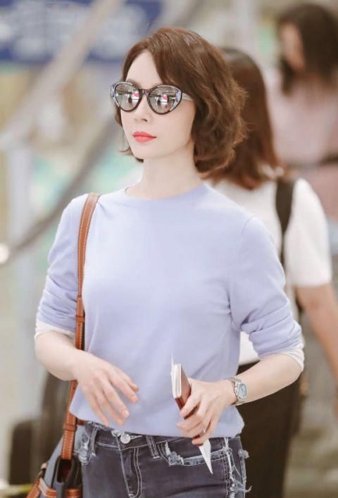 陈数身材真好，牛仔裤都能穿出18岁的味道，气质真绝了