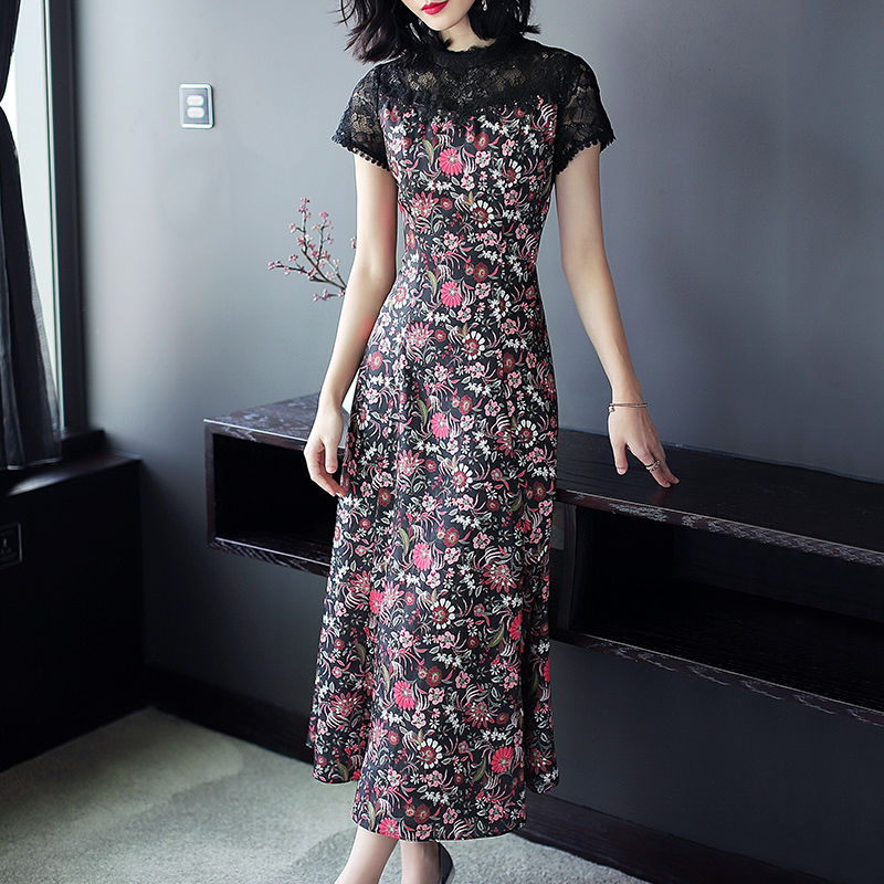 别一凉就裹得那么严实，穿这样的紧身裙，时尚又性感