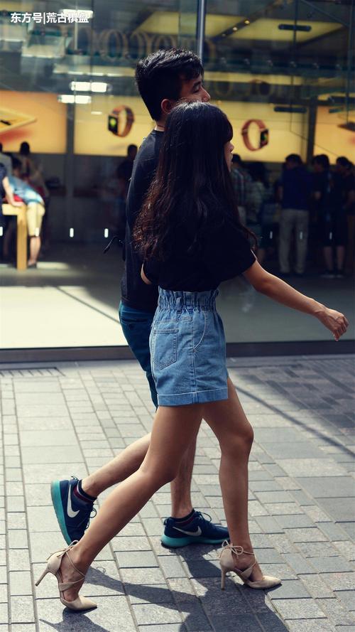 出门为什么要穿尖头细高跟,看了她们的搭配,你也会选这款鞋子