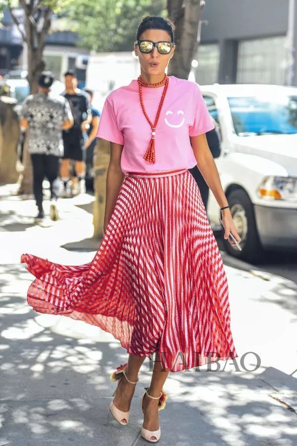 谁说这个颜色土了?这样明明穿起来就很好看!