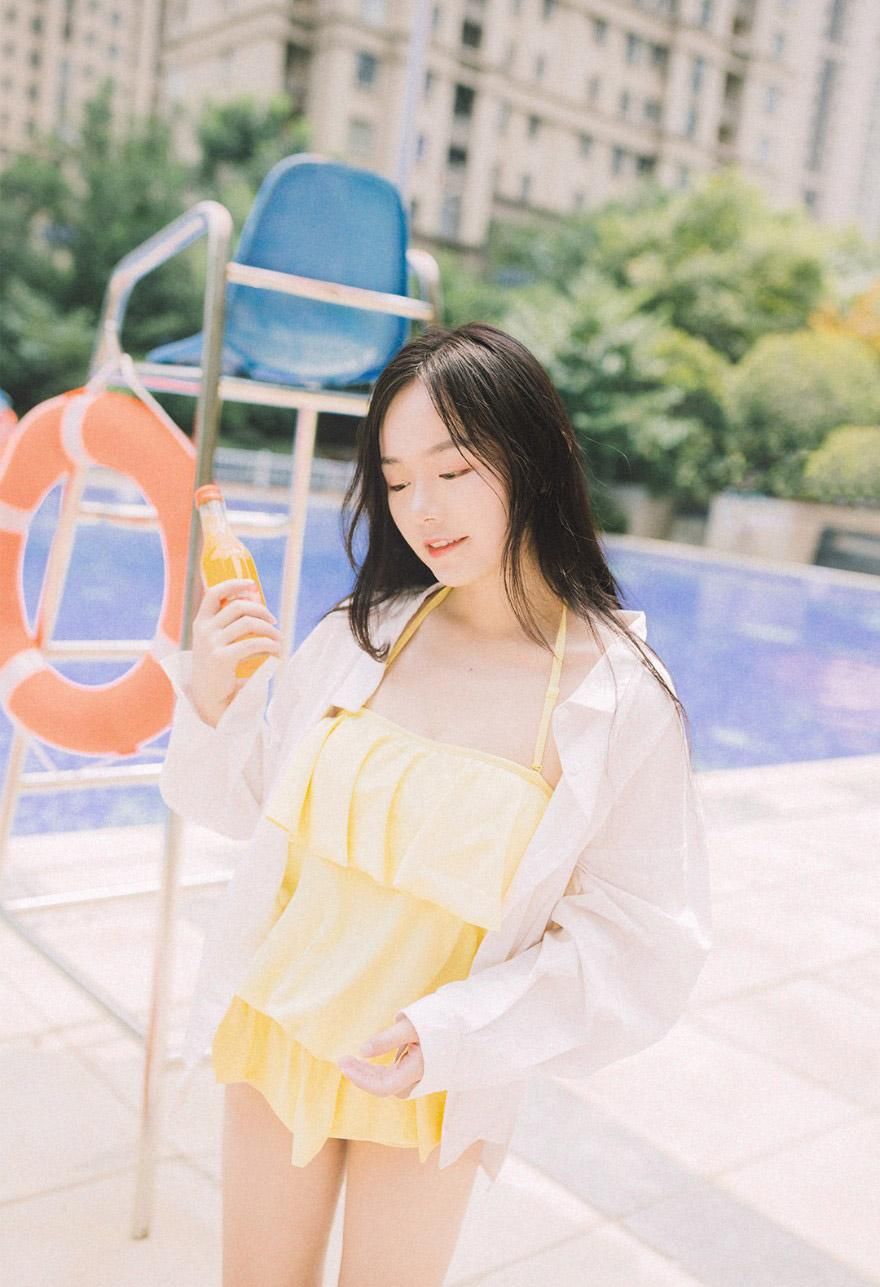性感泳装美女夏日胶片写真图片
