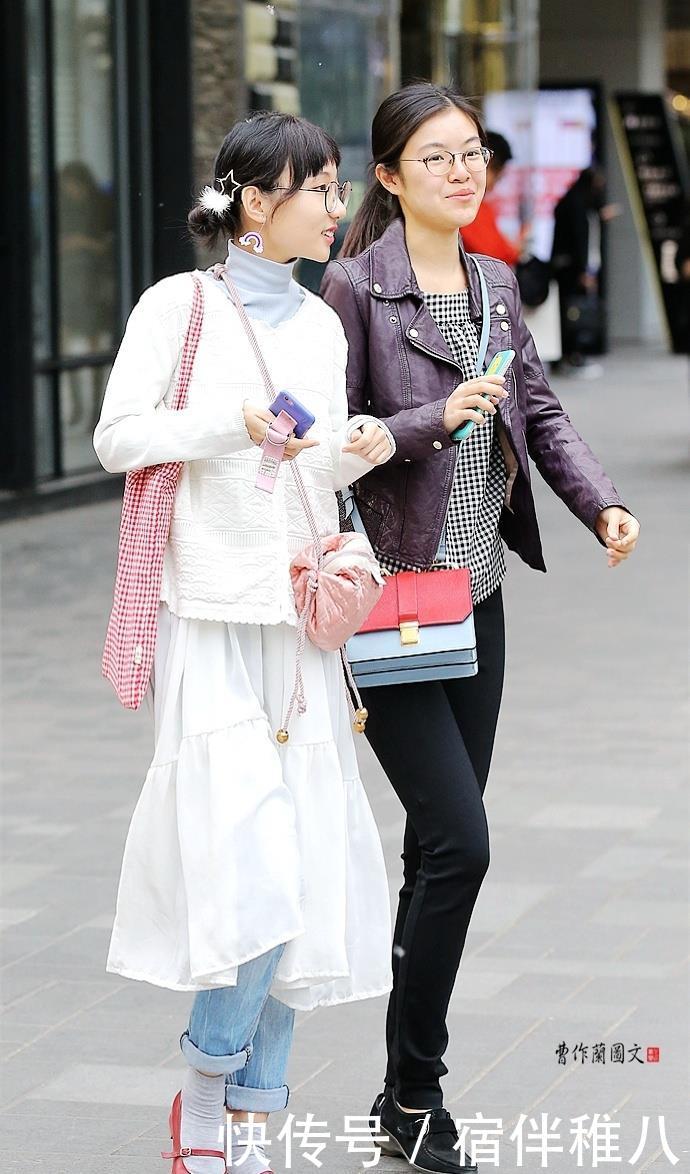 「乍暖还寒」街拍:乍暖还寒,美女爱叠穿