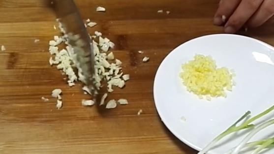  儿子■豆腐和它是绝配，简单蒸一蒸，比红烧肉还香，儿子三天两头点名吃