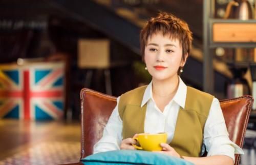 『清华北大』毕业于清华北大的4位明星,个个都才华横溢,我猜你只知道撒贝宁