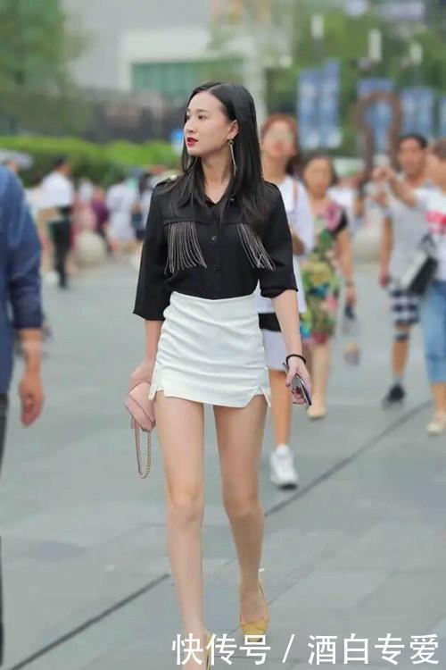  「气质」街拍，时尚尖头高跟鞋，总能彰显美女的成熟气质