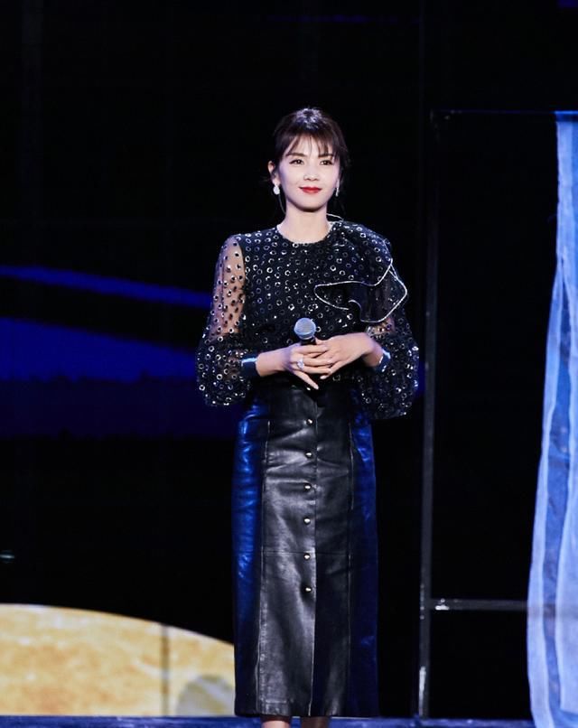  『气质』奔四奔五的女人,尽量少穿这3种裙子,试试另外3种,减龄更显气质